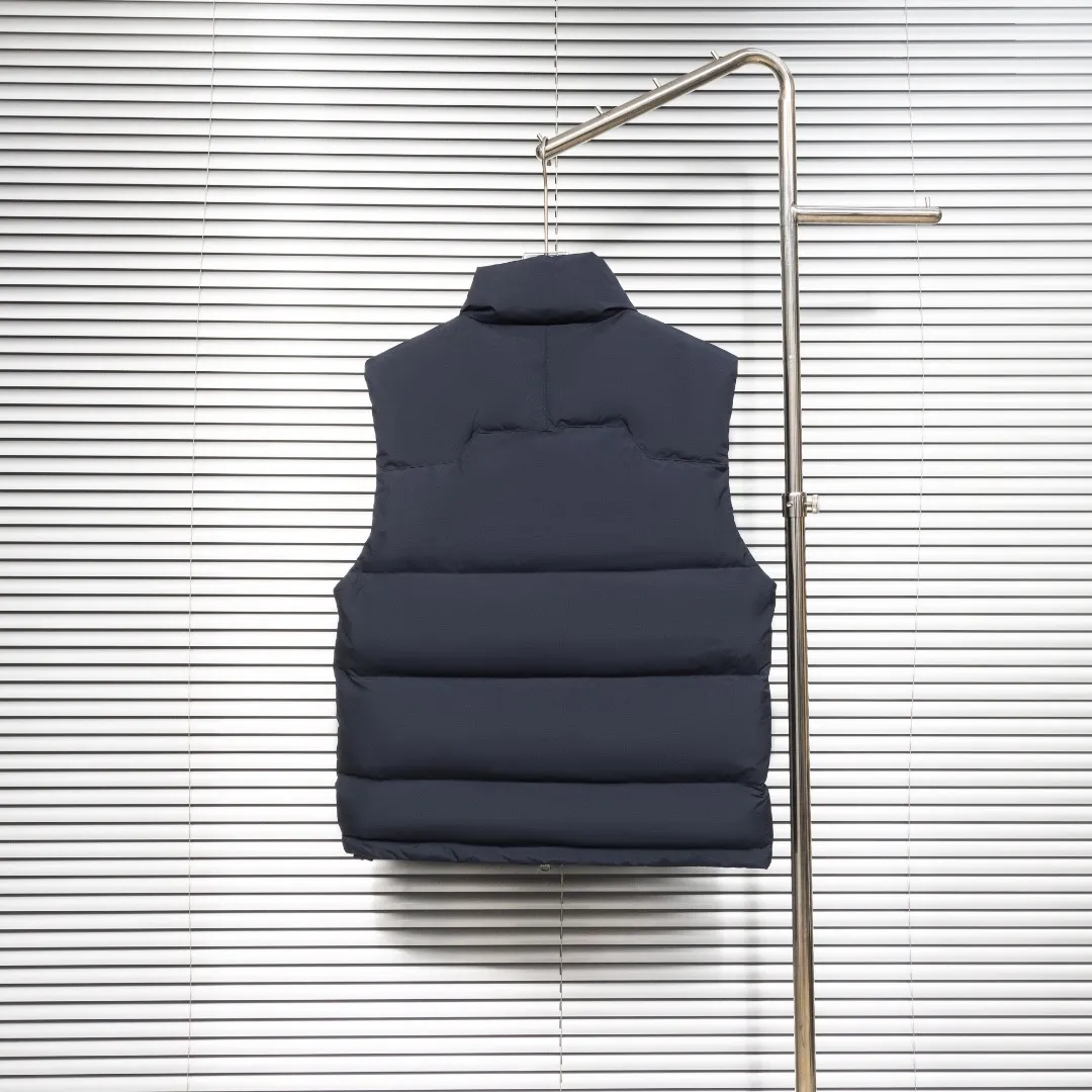 P600 top version (different currency) You can scan the code to enter the official website (national standard 90 down) Style: POLO Ralph Lauren small label embroidery knitted old money style down vest Color: picture color Size: S-XL Fabric: woven (national standard 90 down) Accessories: full set of customized accessories No gender distinction, same style for men and women